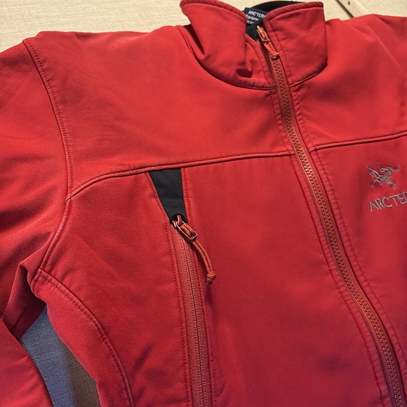 Arc'teryx Red Jacket Men’s Size S - Picture 12 of 12